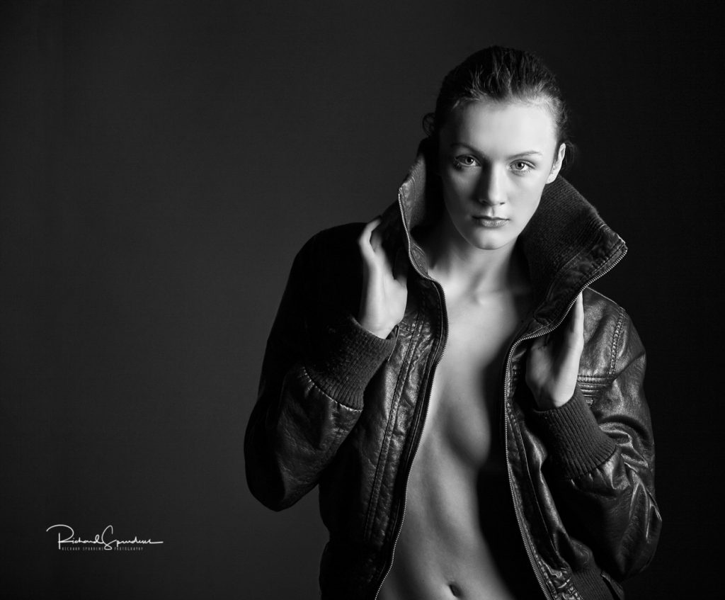 portrait photogrpahy - portrait photographer- portrait of model wearing a leather jacket